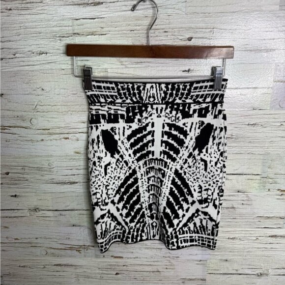 LEFT ON HOUSTON STRETCH MINI SKIRT bandage black white NWT size small - Picture 6 of 6